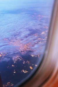 比赛中球队精妙战术赢得成功，取得首场胜利